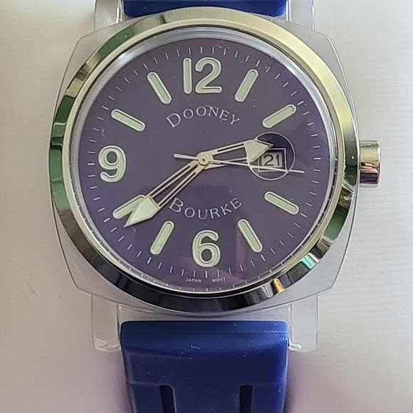 Watch - Picture 3 of 3